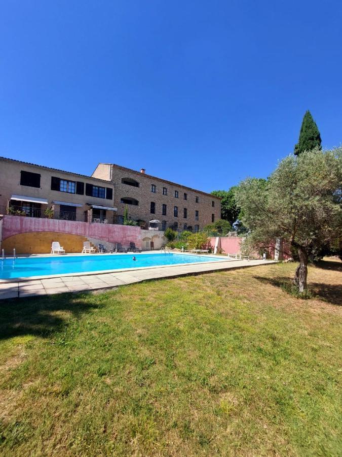 Logement D'Exception Pres Du Colorado Provencal Dans Une Residence Au Calme Avec Piscine Offrant Une Vue Imprenable Sur Le Luberon Depuis Sa Terrasse Viens Eksteriør bilde