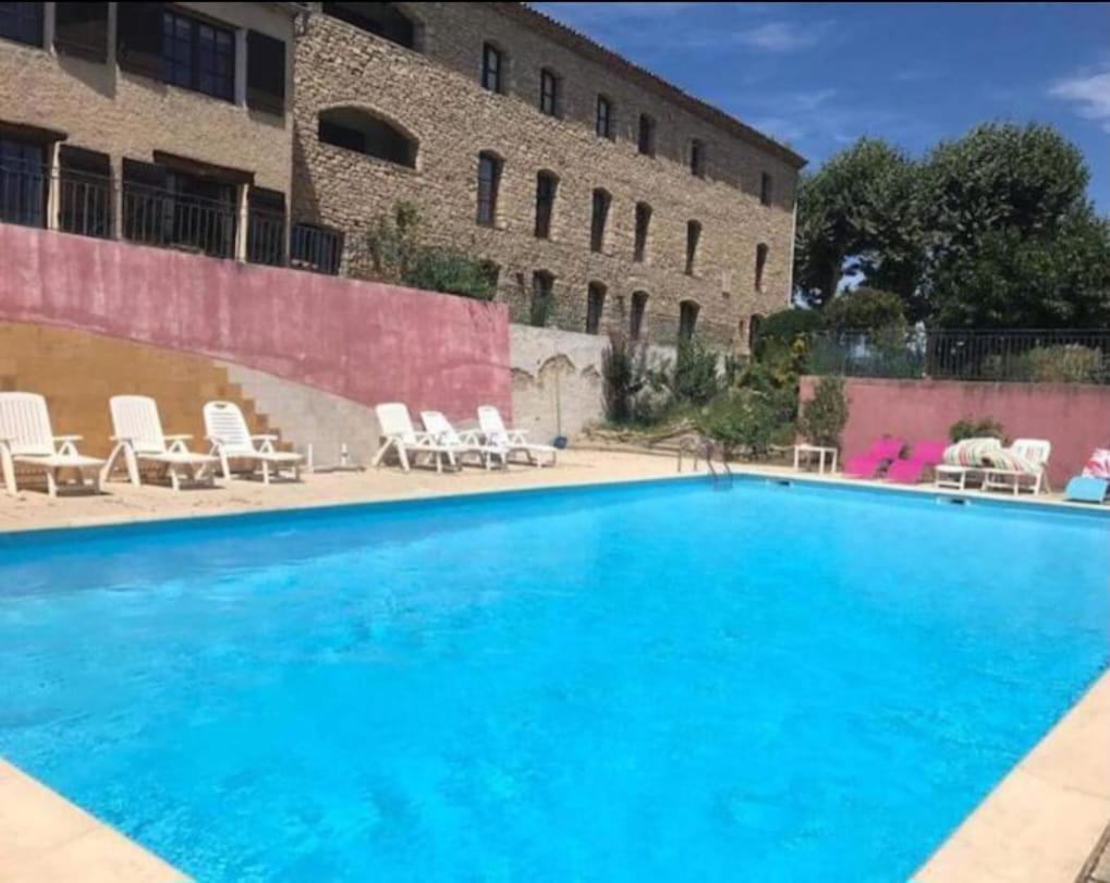Logement D'Exception Pres Du Colorado Provencal Dans Une Residence Au Calme Avec Piscine Offrant Une Vue Imprenable Sur Le Luberon Depuis Sa Terrasse Viens Eksteriør bilde