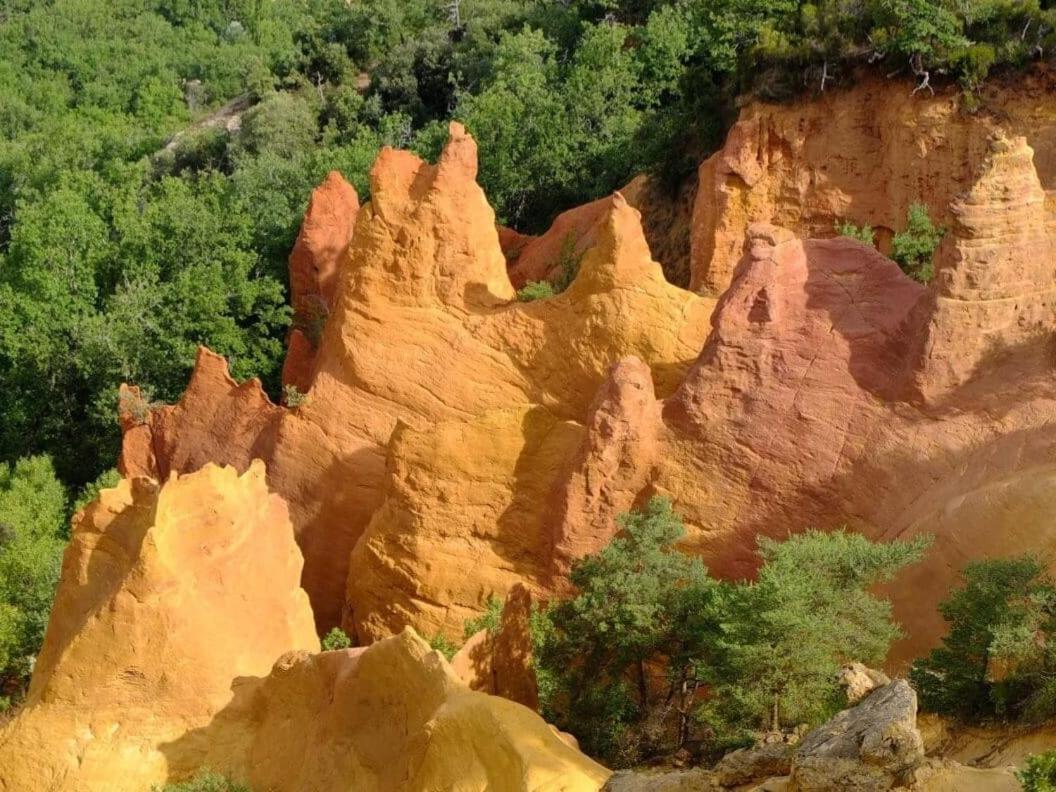 Logement D'Exception Pres Du Colorado Provencal Dans Une Residence Au Calme Avec Piscine Offrant Une Vue Imprenable Sur Le Luberon Depuis Sa Terrasse Viens Eksteriør bilde
